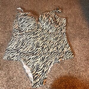 Old Navy 4X‎ Plus Size Zebra Print One Piece Swimsuit